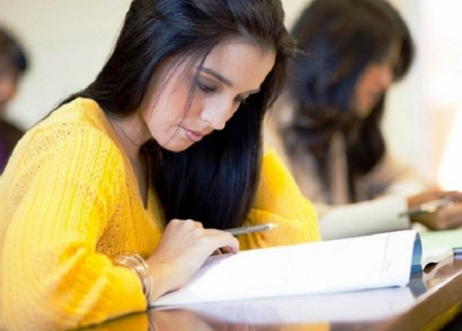 Azərbaycanda qəbul imtahanında biabırçılıq: Test kitabçalarında suallar kütləvi şəkildə pozulub