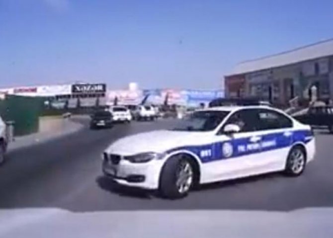 Bakıda yol polisi qaydanı belə pozdu - VİDEO