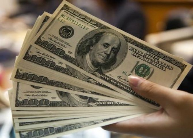Dollar ucuzlaşdı – Hərrac başa çatdı