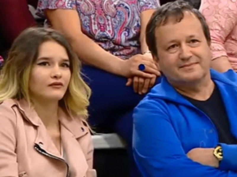 Ata qızını azərbaycanlı modellə evləndirmək üçün evlilik verilişinə gətirdi - VİDEO