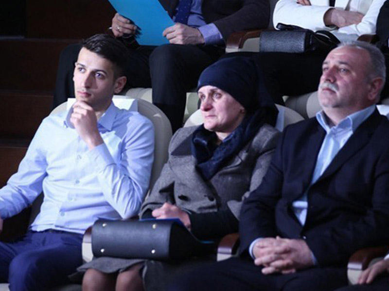 Şəhidin qardaşı təhsil haqqından azad edildi - FOTO