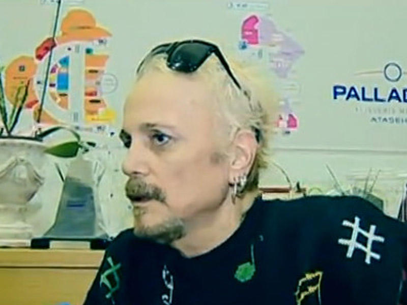 Xərçəngdən əziyyət çəkən türk müğənni: