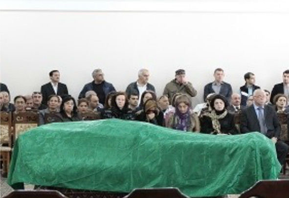 Rəşid Behbudovun qızı anasının dəfninə gəlmədi – FOTOLAR