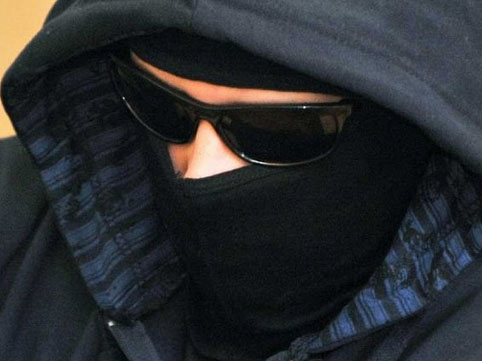 Ofisdən 15 minlik qızıl qələmlər oğurlandı - BAKIDA