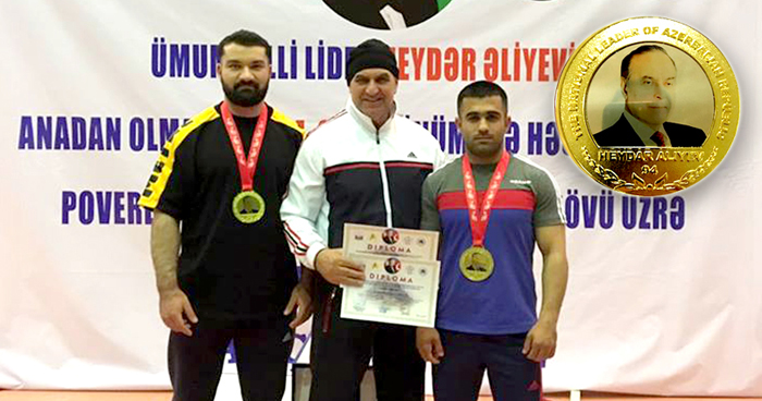 Poverliftinq və ağır atletika üzrə turnirə cəmi 2 tələbəsi ilə qatıldı, ikisi də qızıl medal qazandı – FOTOLAR