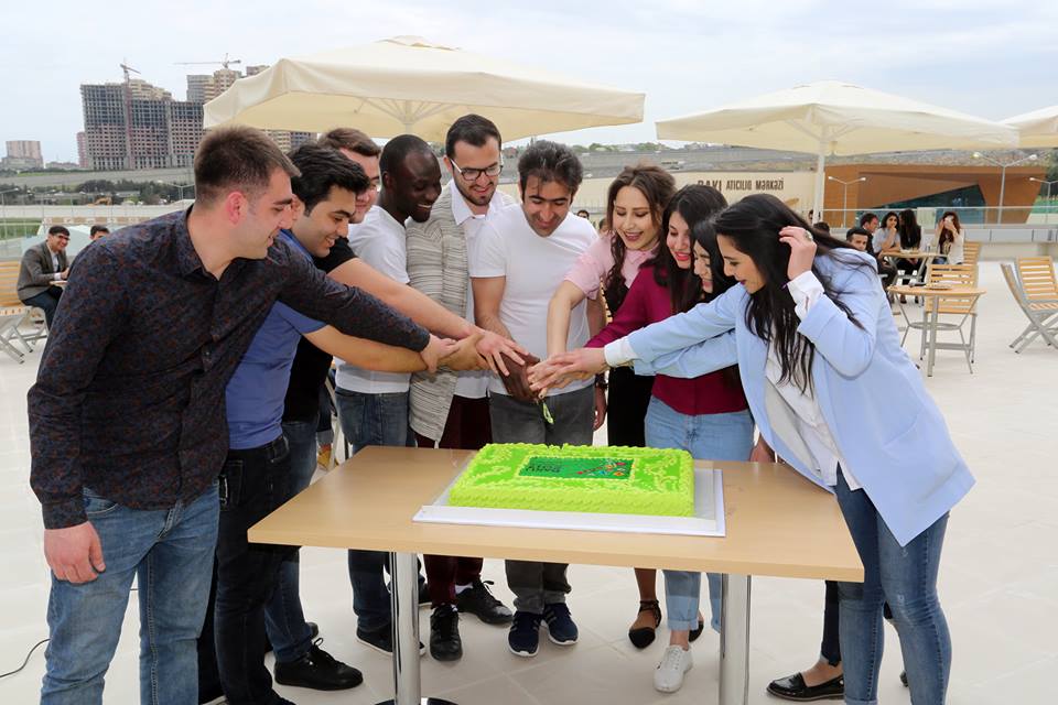 Binəqədi rayonunda “Bakı – 2017 İslam Həmrəyliyi Oyunlarına Dəstək Olaq”! adlı ağacəkmə aksiyası keçirilib