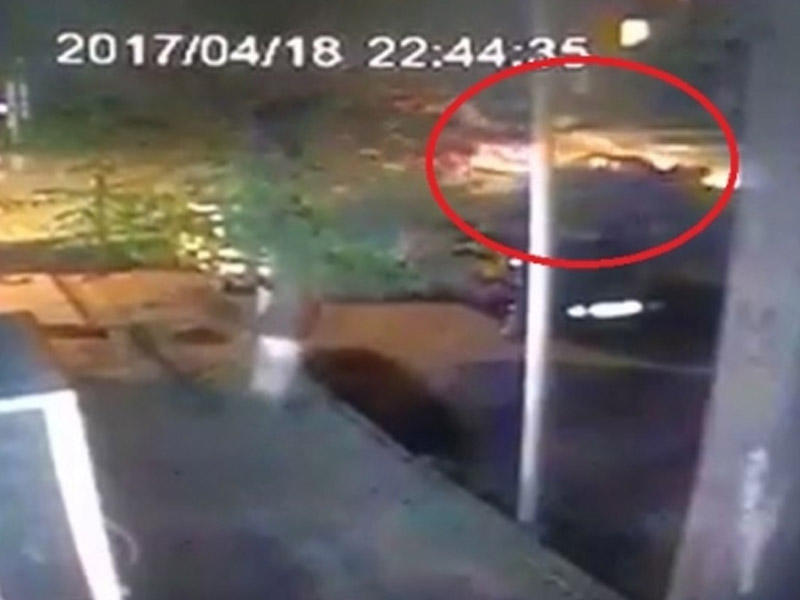 Sərxoş sürücünün bir ailəni məhv edən qəzasının görüntüləri - VİDEO