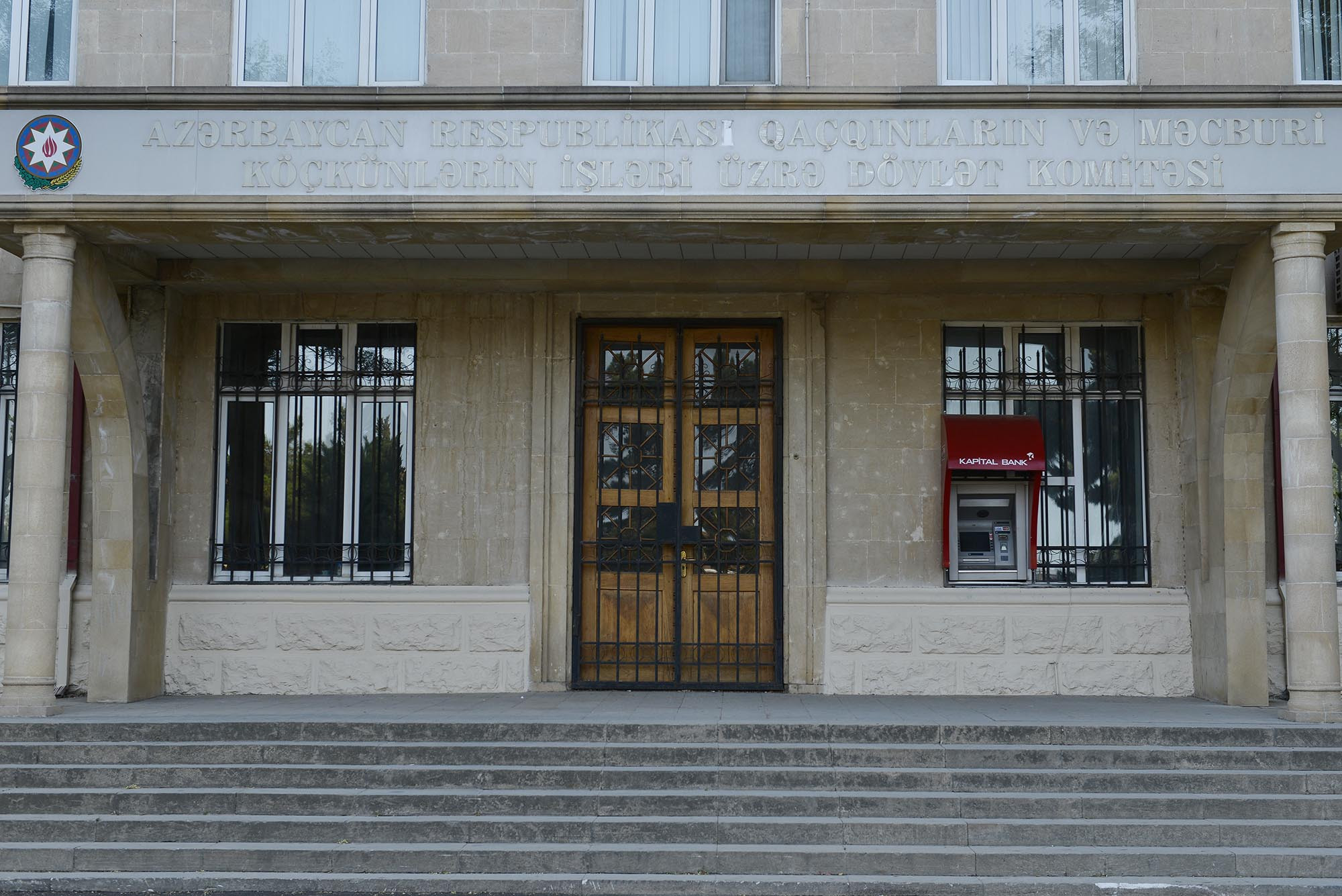 “Qaçqınkom”da kütləvi ixtisar: Pul azaldıldı 