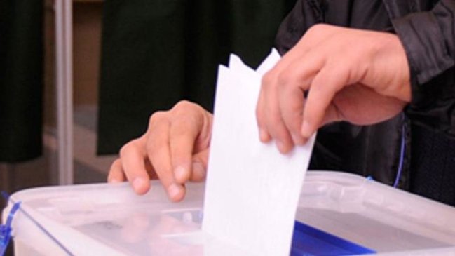 İrəvanda seçicilərin bülletendəki qeydləri ortalığı qarışdırdı - FOTOLAR