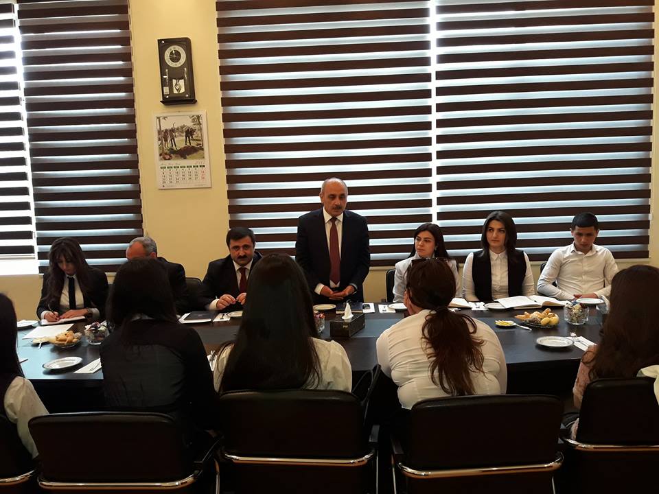 15 may 2017-ci il tarixində ictimai-humanitar sektorun təşkilatçılığı ilə M.Ə.Rəsulzadə bələdiyyəsində gənclərlə görüş keçirilib