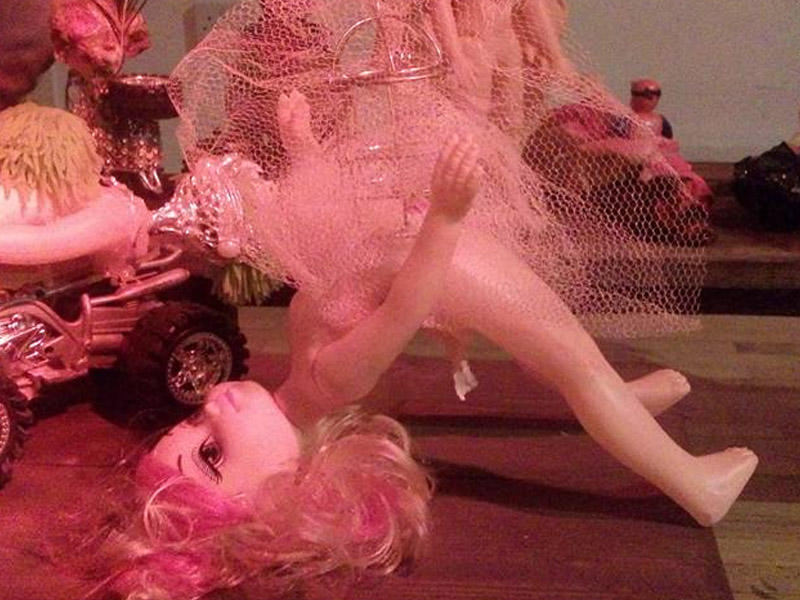 Bakıda kuklaların 18+ sərgisi keçirilib - FOTOLAR