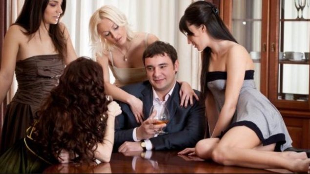 Arvadbaz kişilərin DƏHŞƏTLİ ƏMƏLLƏRİ: minlərlə qızla sevişən, bacısına vurulan və... - FOTOLAR