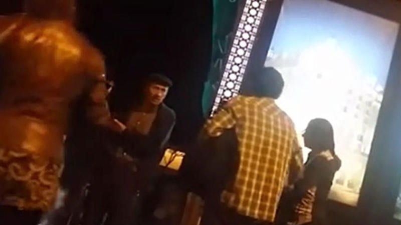 Bakıda arvad əri ilə uşağını küçənin ortasında döydü - VİDEO