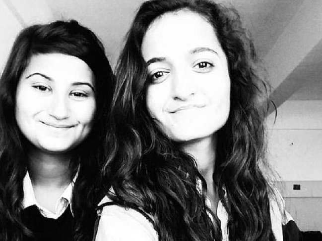 DƏHŞƏT: İki tələbə qız əl-ələ tutub intihar etdi - VİDEO