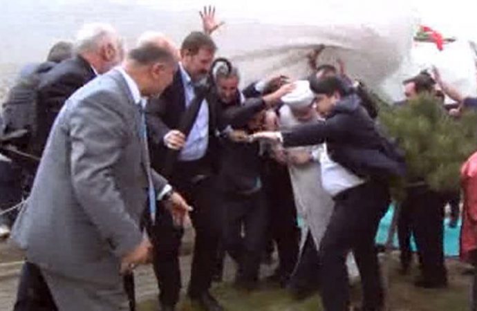 Türkiyə Diyanət İşləri Başqanı Mehmet Görməz ölümdən döndü - Video