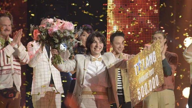 18 yaşlı azərbaycanlı İsveçdə yarışmada BİRİNCİ OLDU - VİDEO