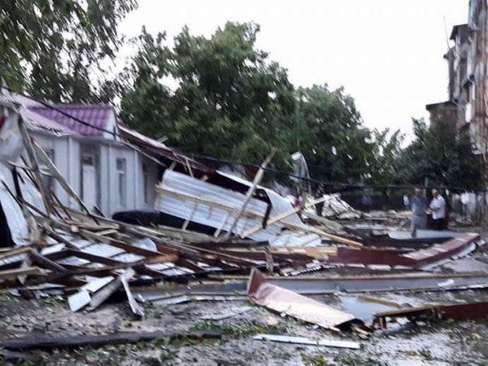 Azərbaycanda qasırğa böyük ziyan vurdu - VİDEO