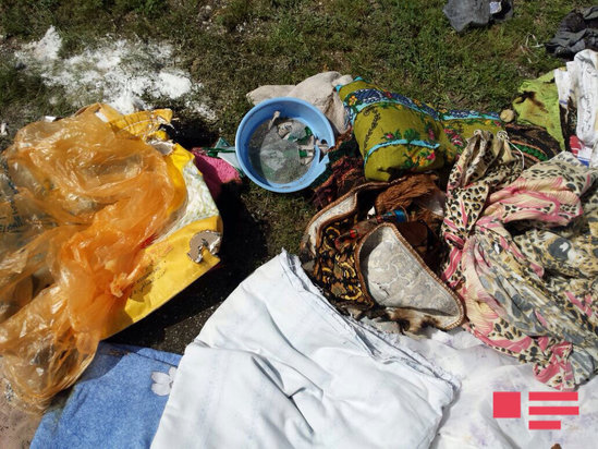 Azərbaycanda QƏRİBƏ OLAY: bu evdə hər şey öz-özünə alışıb yanır - FOTOLAR