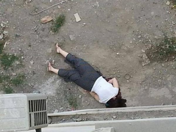 Bakıda DƏHŞƏT: Qayınanası ilə mübahisə edən gəlin özünü 8-ci mərtəbədən yerə atdı