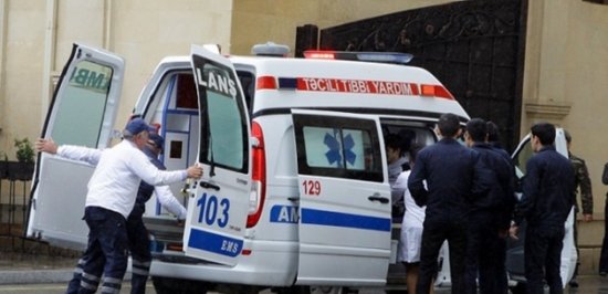 Bakıda HƏR KƏS bu oğlanın iyrənc əməlindən danışır! Anasını döyüb ölümcül vəziyyətə gətirəndən sonra...