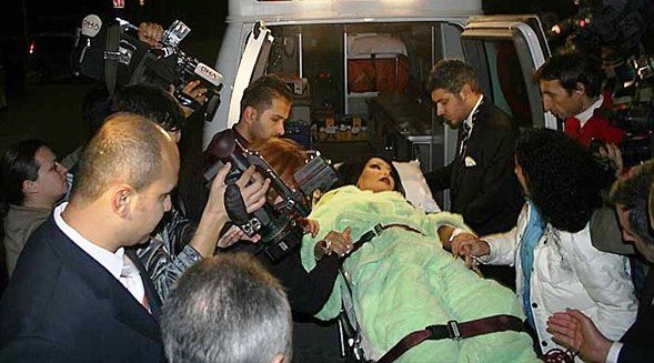 Bülent Ersoyun VƏZİYYƏTİ AĞIRDIR: Təcili xəstəxanaya çatdırıldı