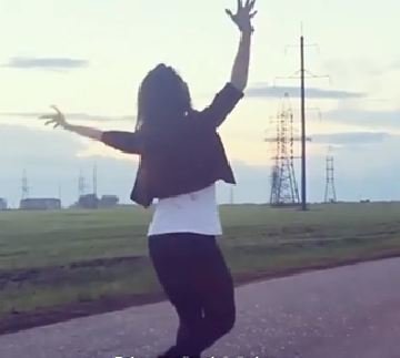 Hər kəs yolun ortasında 