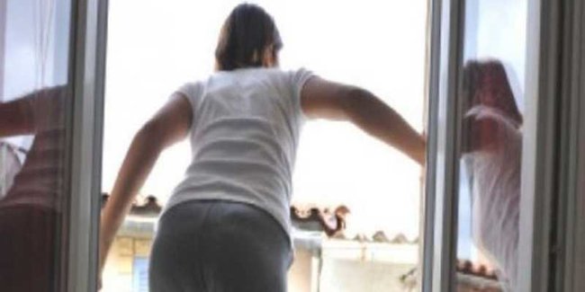 8-ci mərtəbədən özünü atdı - 2 uşağı var...