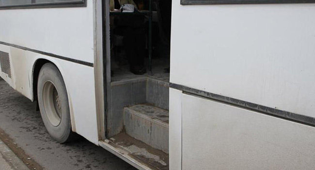 Bakıda avtobusda daha bir FACİƏ: Qapıdan yıxılan sərnişin öldü