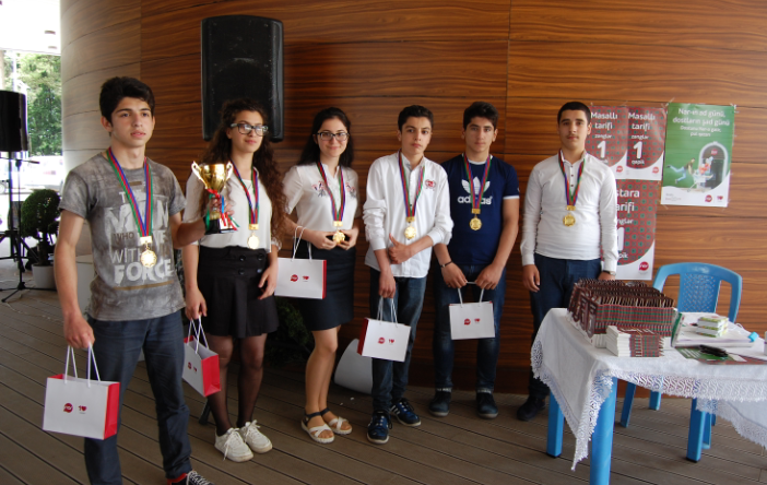 “Nar” İslam həmrəyliyi ilinə həsr olunmuş intellektual oyun üzrə 2017-ci ilin regional məktəb çempionatına dəstək oldu