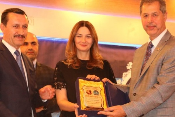 Qənirə Paşayeva ”İraq türkmanlarına və Türk Dünyasına xidmət” ödülü ilə mükafatlandırılıb