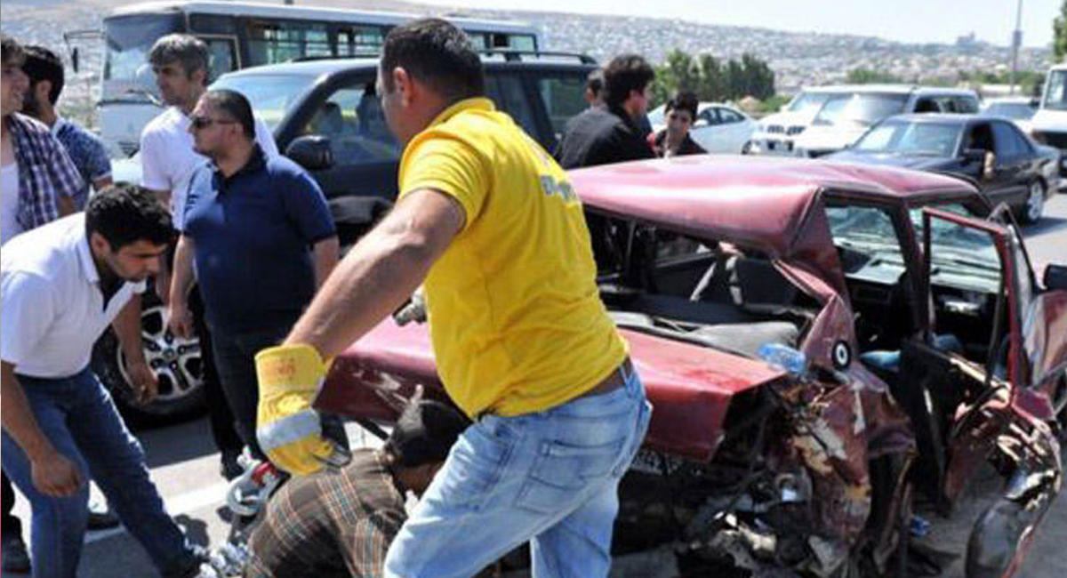 Bakı-Sumqayıt yolunda ağır qəza - Xəsarət alanlar var / FOTOLAR