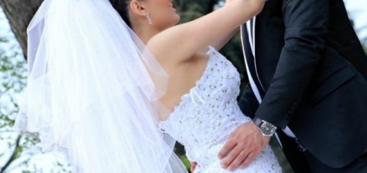 Utancaq gəlin bəyi özündən çıxardı - O, işi görə bilmədi - VİDEO