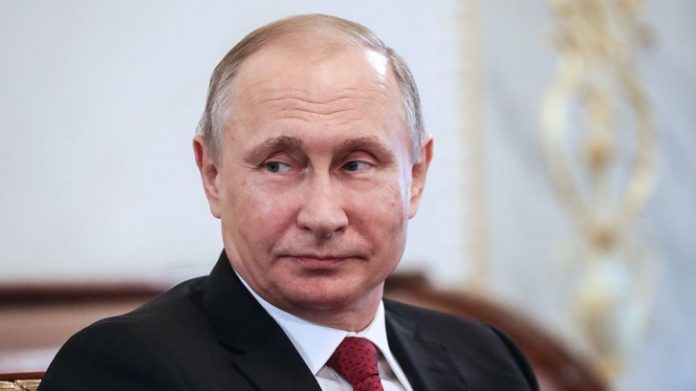 “Homoseksualla sualtı gəmidə olsaydınız, nə edərdiniz?” -Putinə qəribə sual – VİDEO