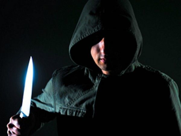 QARDAŞ BACISINI QƏBIRISTANLIQDA BIÇAQLAYIB