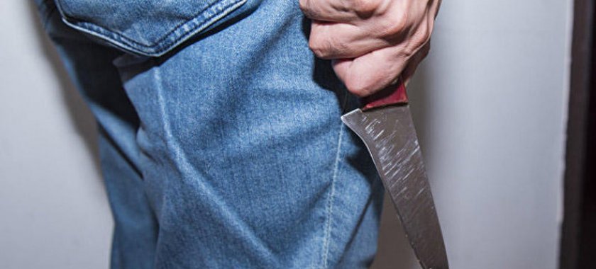 28 YAŞLI OĞLAN ÖZÜNÜ BIÇAQLADI - BAKIDA