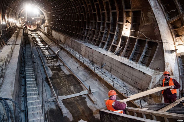 BAKIDA METROSTANSIYA TIKINTISI ZAMANI BƏDBƏXT HADISƏ BAŞ VERIB