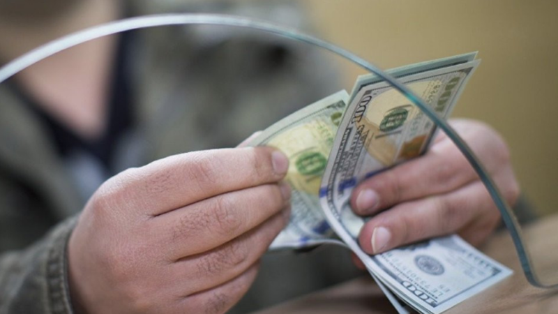 SƏYAHƏTƏ ÇIXANLARIN NƏZƏRINƏ — NAĞD ÖDƏNIŞ LƏĞV EDILIR