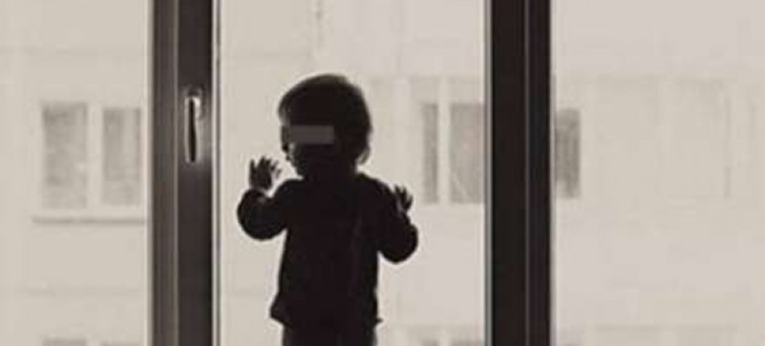 2 YAŞLI UŞAQ 6-CI MƏRTƏBƏDƏN YIXILDI - BURNU BELƏ QANAMADI