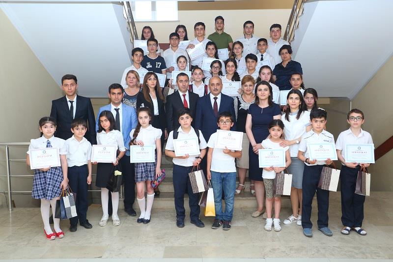 Rəsulzadə qəsəbəsində orta məktəbin şagirdlərinin iştirakı ilə müsabiqə keçirildi- BİNƏQƏDİDƏ