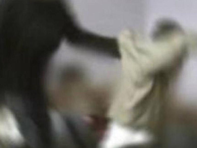 Evə gec gələn qardaşını döyə-döyə öldürdü