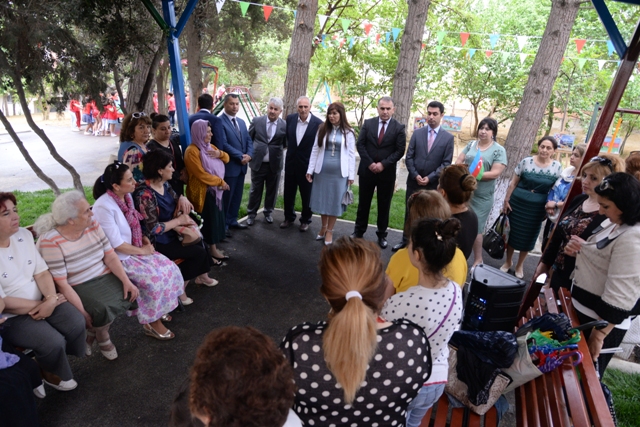 Nəsimi rayonunda 15 iyun – Qurtuluş günü ərəfəsində növbəti 2 “Abad həyət” sakinlərin ixtiyarına verilib