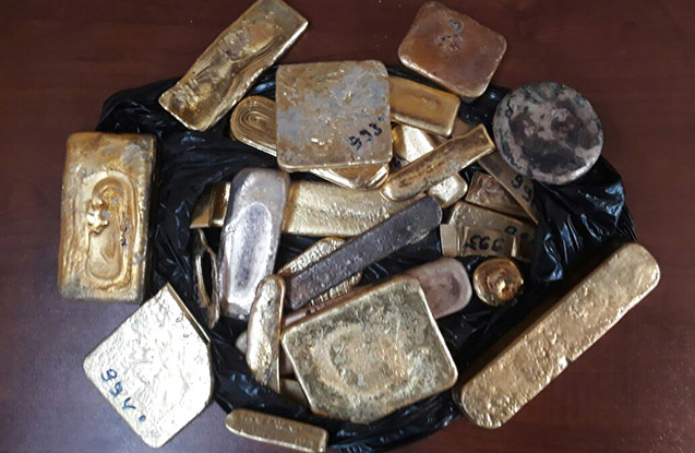 MAŞININ MOTORUNDAN 7 KILOQRAM QIZIL KÜLÇƏ ÇIXDI - ƏMƏLIYYAT