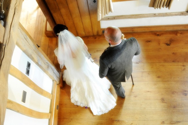 BƏY TOY GECƏSI OTAQDAN QAÇDI, GƏLINI MƏHKƏMƏYƏ VERDI - KURYOZ OLAY