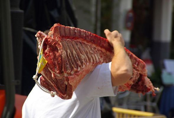 ƏRƏBLƏRIN AZƏRBAYCANDA ƏTƏ MARAĞI ARTIB: QIYMƏTLƏR BAHALAŞIB