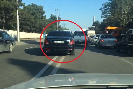 TAĞI ƏHMƏDOV BAKIDA QAYDALARI BELƏ POZUR - VİDEO