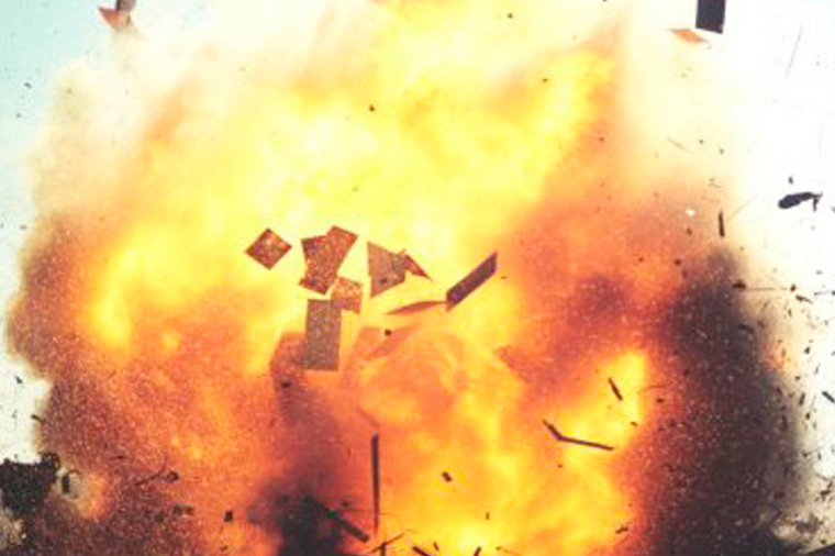 MOSULDA GÜCLÜ PARTLAYIŞ: 12 ÖLÜ, 20 YARALI