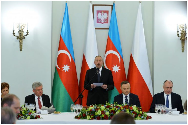 İlham Əliyev Varşavada Qarabağdan danışdı