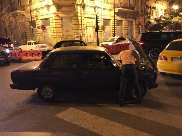 “FORMULA 1” ÇEMPIONU BAKIDA NASAZ “JIQULI”NI TƏMIR ETMƏK ISTƏDI