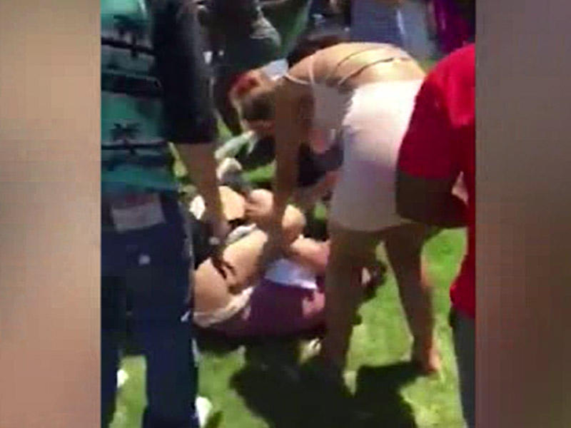 MƏKTƏBDƏ HAMILƏ QADINI VƏHŞICƏSINƏ DÖYDÜLƏR - VİDEO