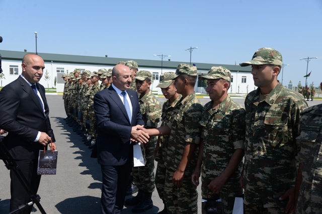 Nəsimi rayon ictimaiyyəti cəbhə bölgəsində xidmət edən əsgərlərlə 26 İyun- Silahlı Qüvvələr gününü və Ramazan bayramını qeyd etdilər